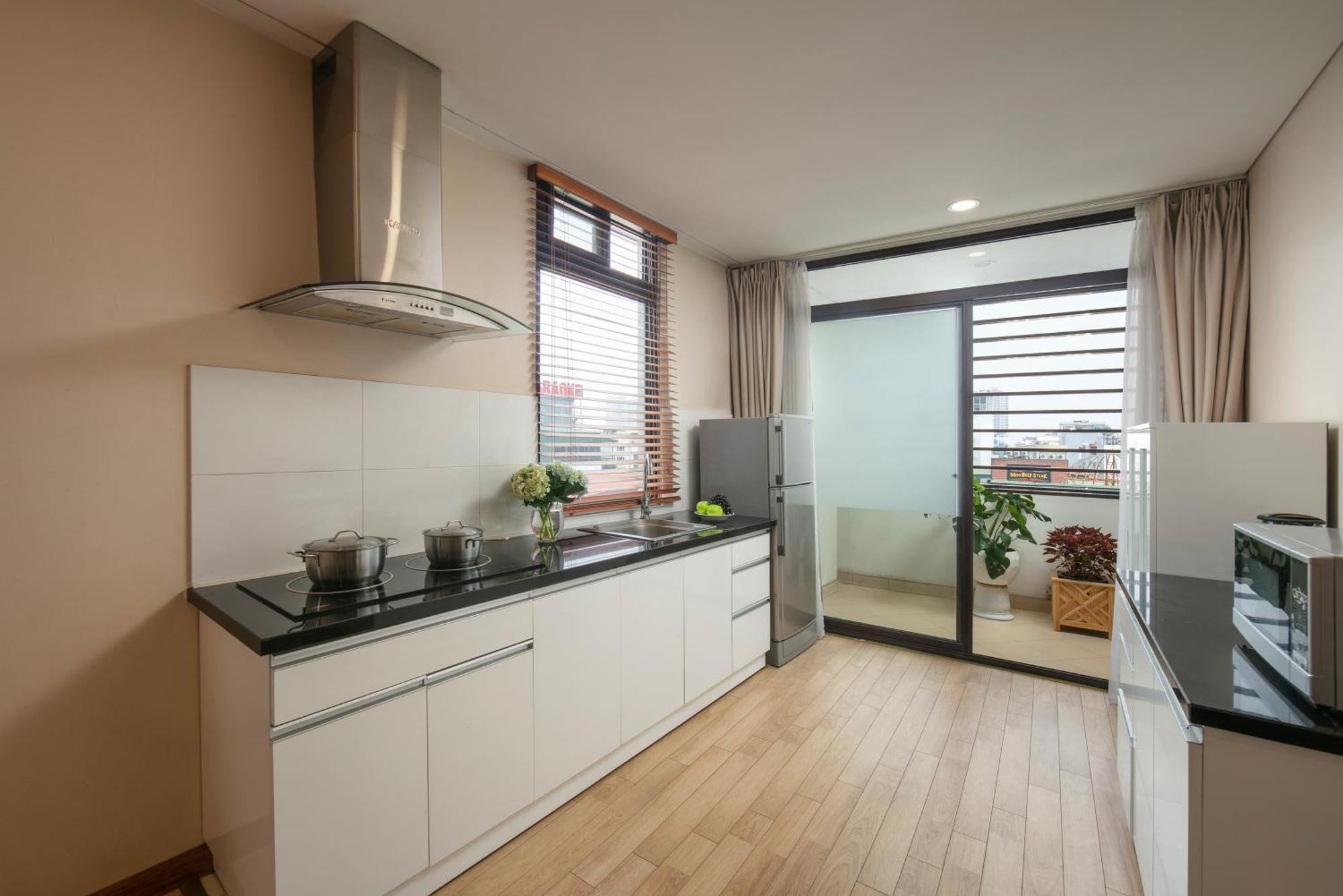 Hb Serviced - 121b Quan Hoa Appartement